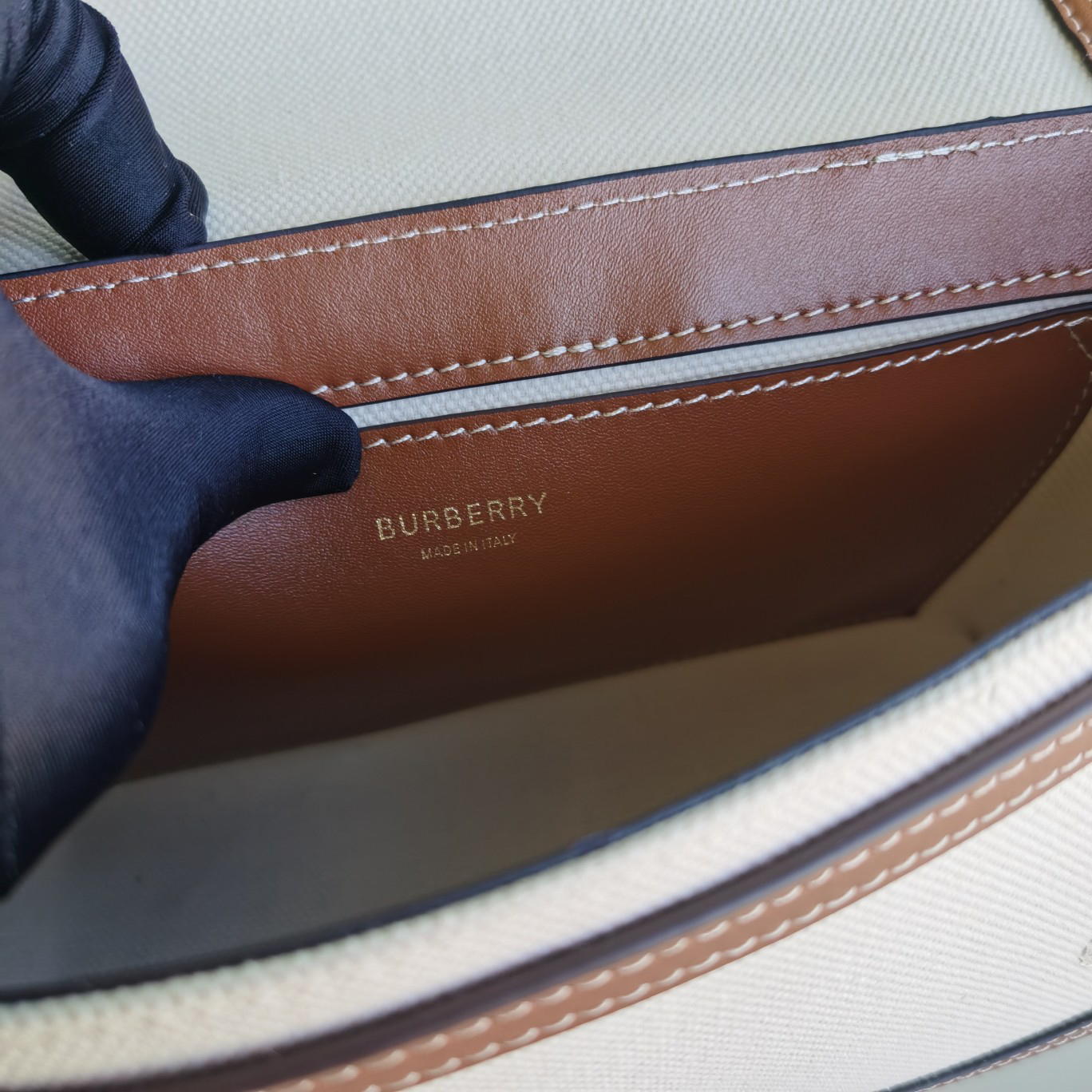 Burberry bag-110