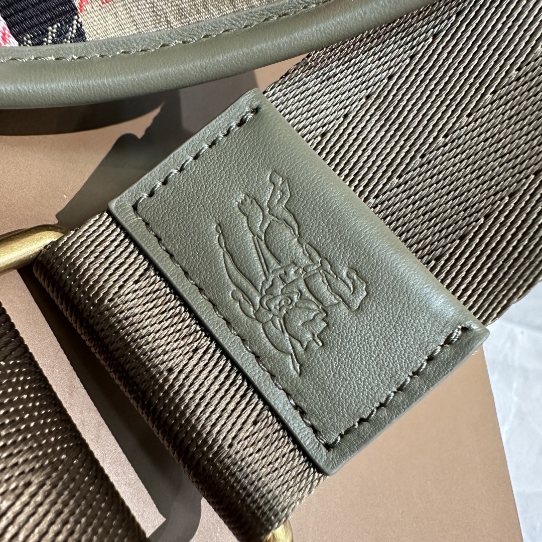 Burberry bag-137