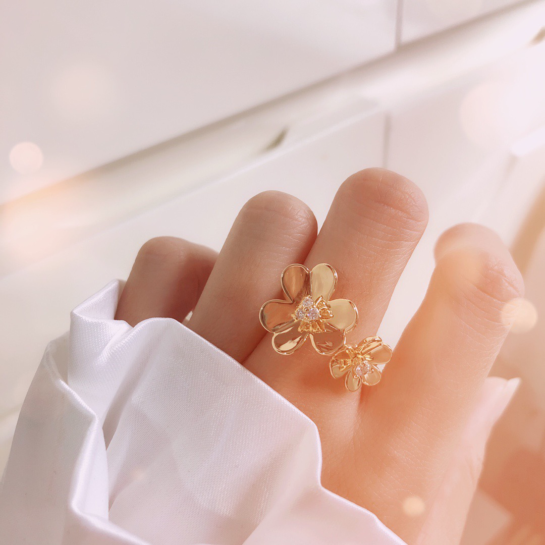 Van Cleef & Arpels ring-60