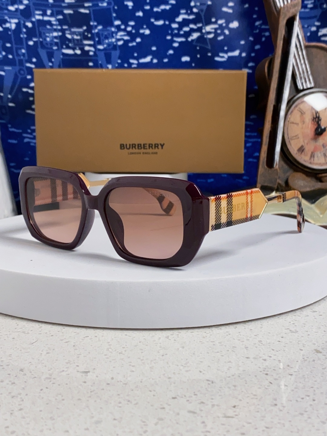 Burberry glasses-2