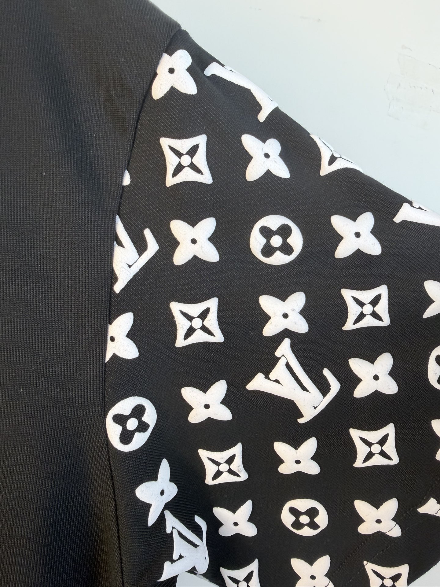 LV clothing-35