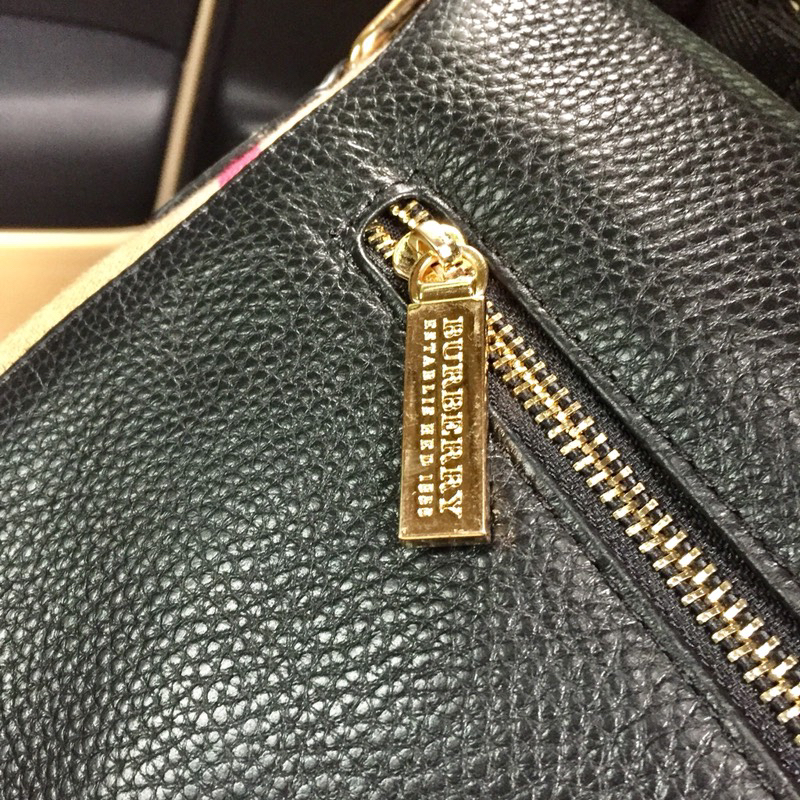 Burberry bag-131