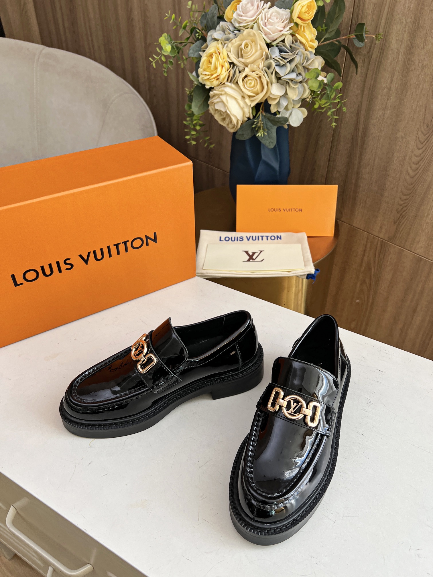 LV women's leather shoes-39