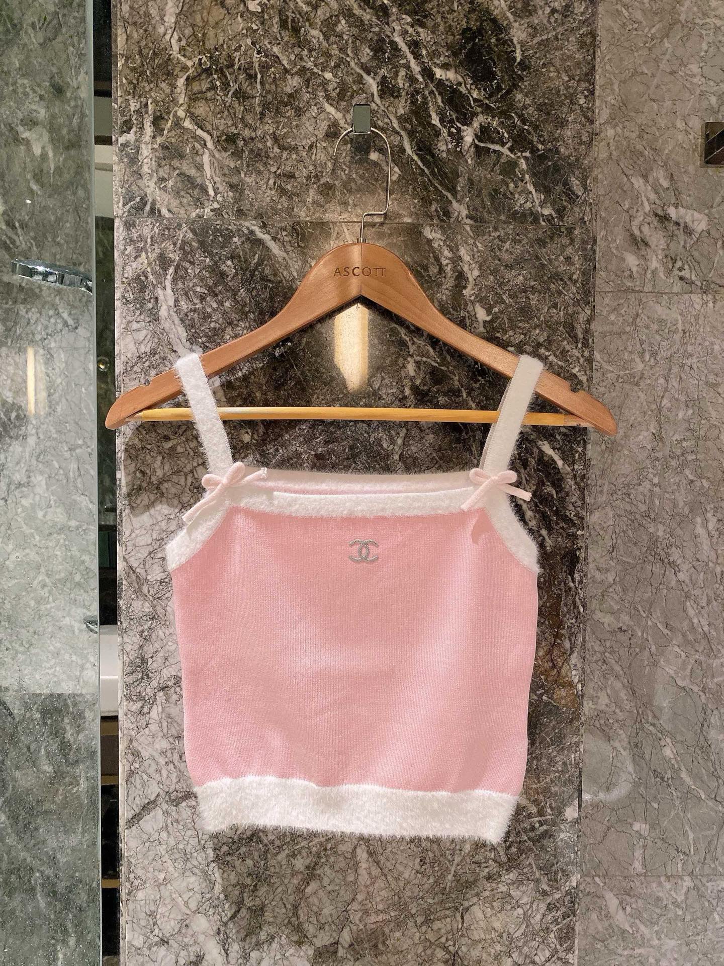 Chanel Clothing-238