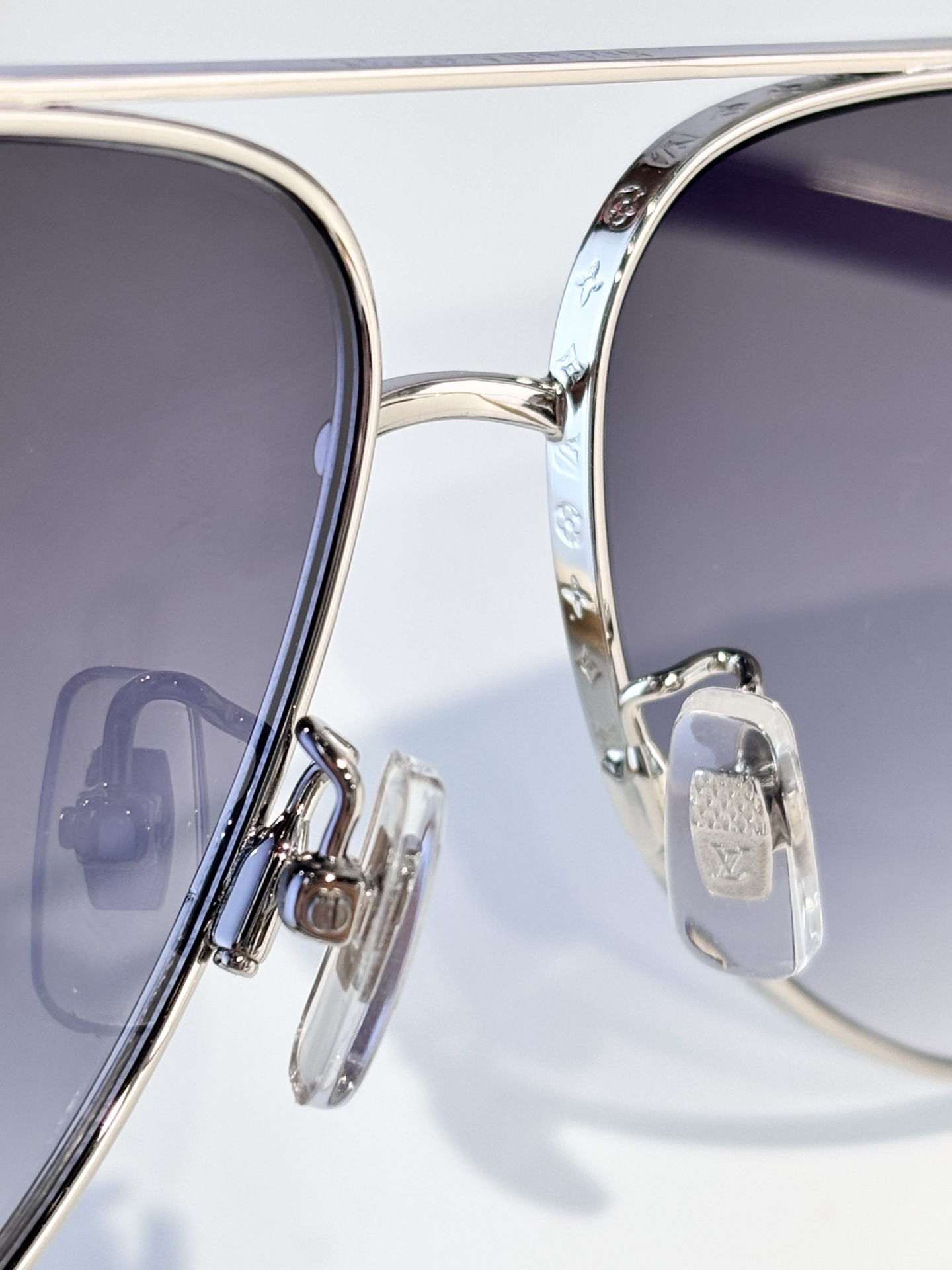 LV glasses-50