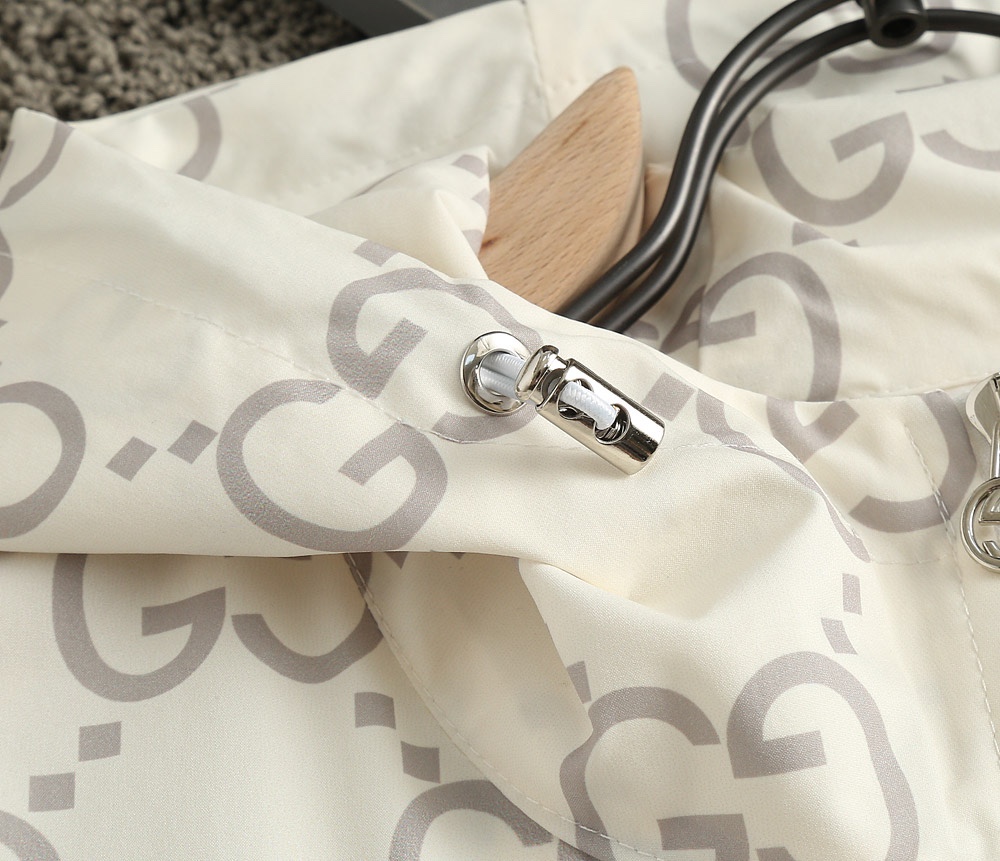 Gucci Clothing-324