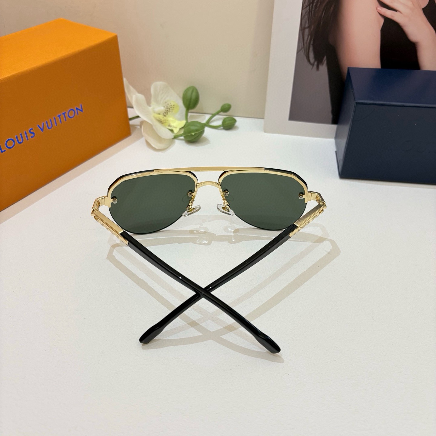 LV glasses-57