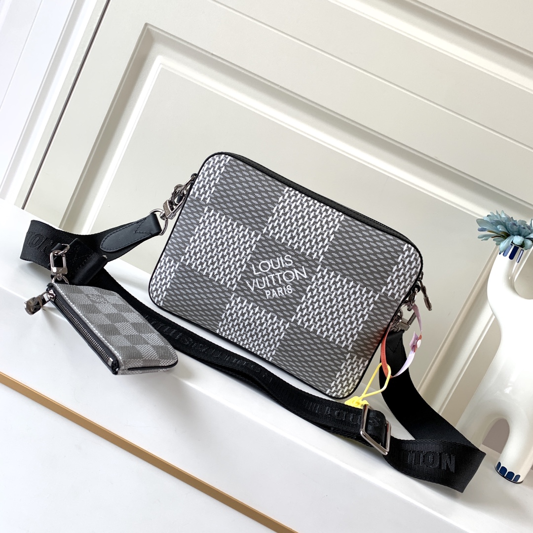 Louis Vuitton M50017-1 Trio Messenger Gray Damier Graphite 3D coated canvas