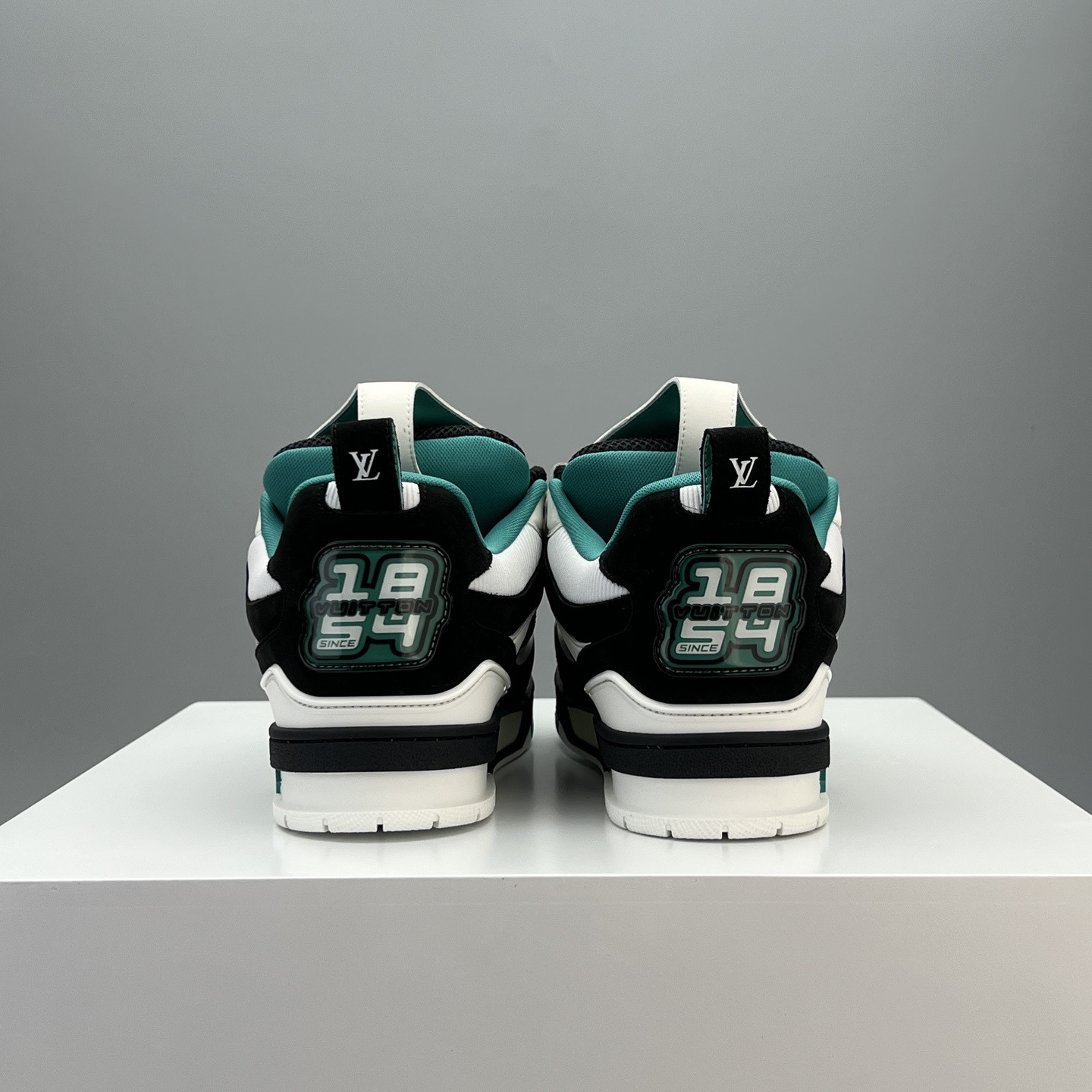 Lv Sneakers-126