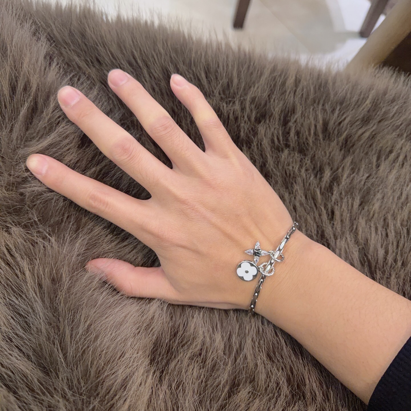 LV Bracelet-17