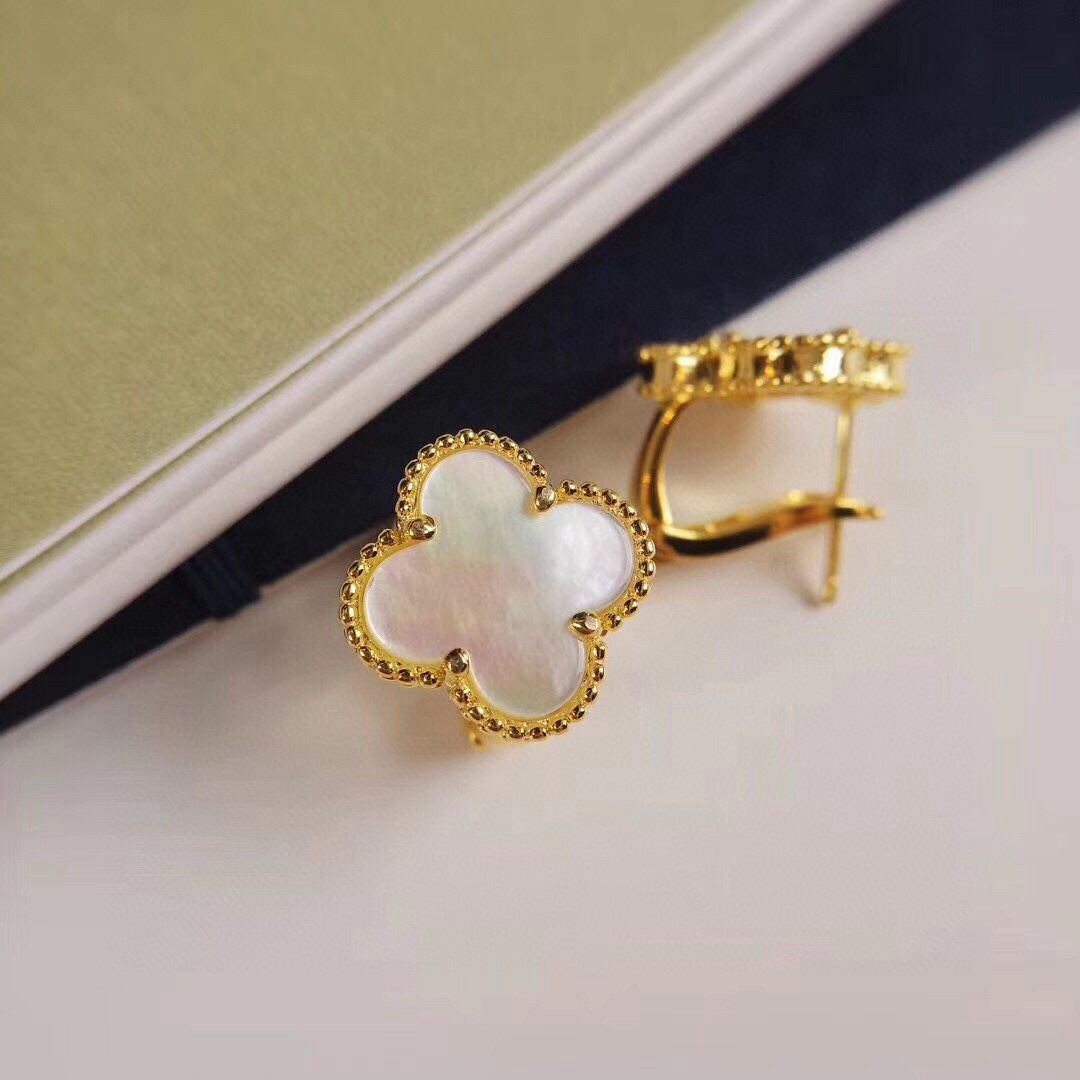 Van Cleef & Arpels earring-107
