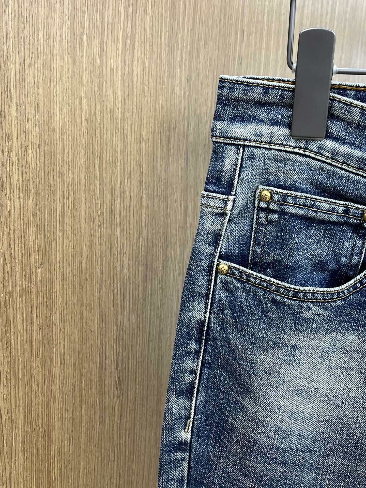 LV clothing-26
