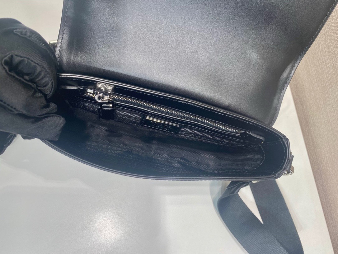 Prada bag-140
