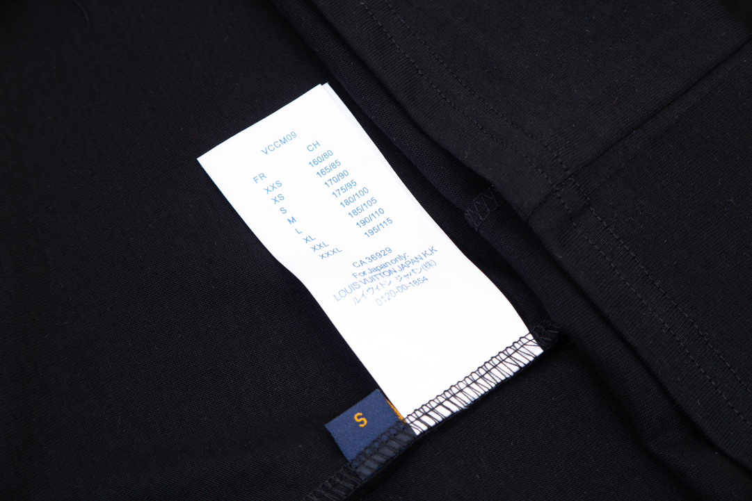 LV clothing-122