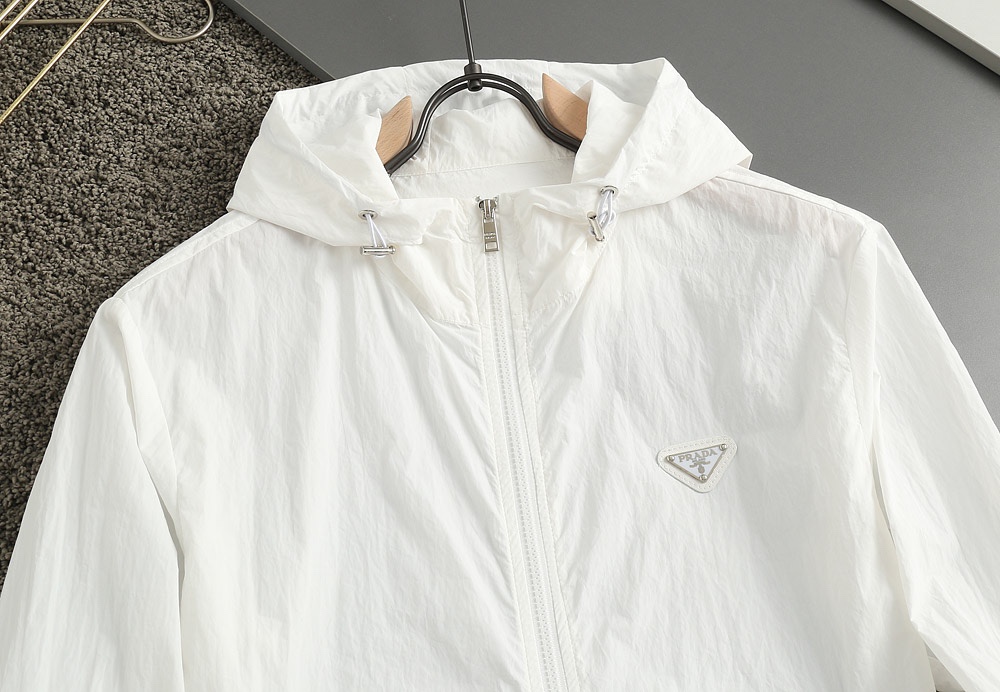 Prada Clothing-396
