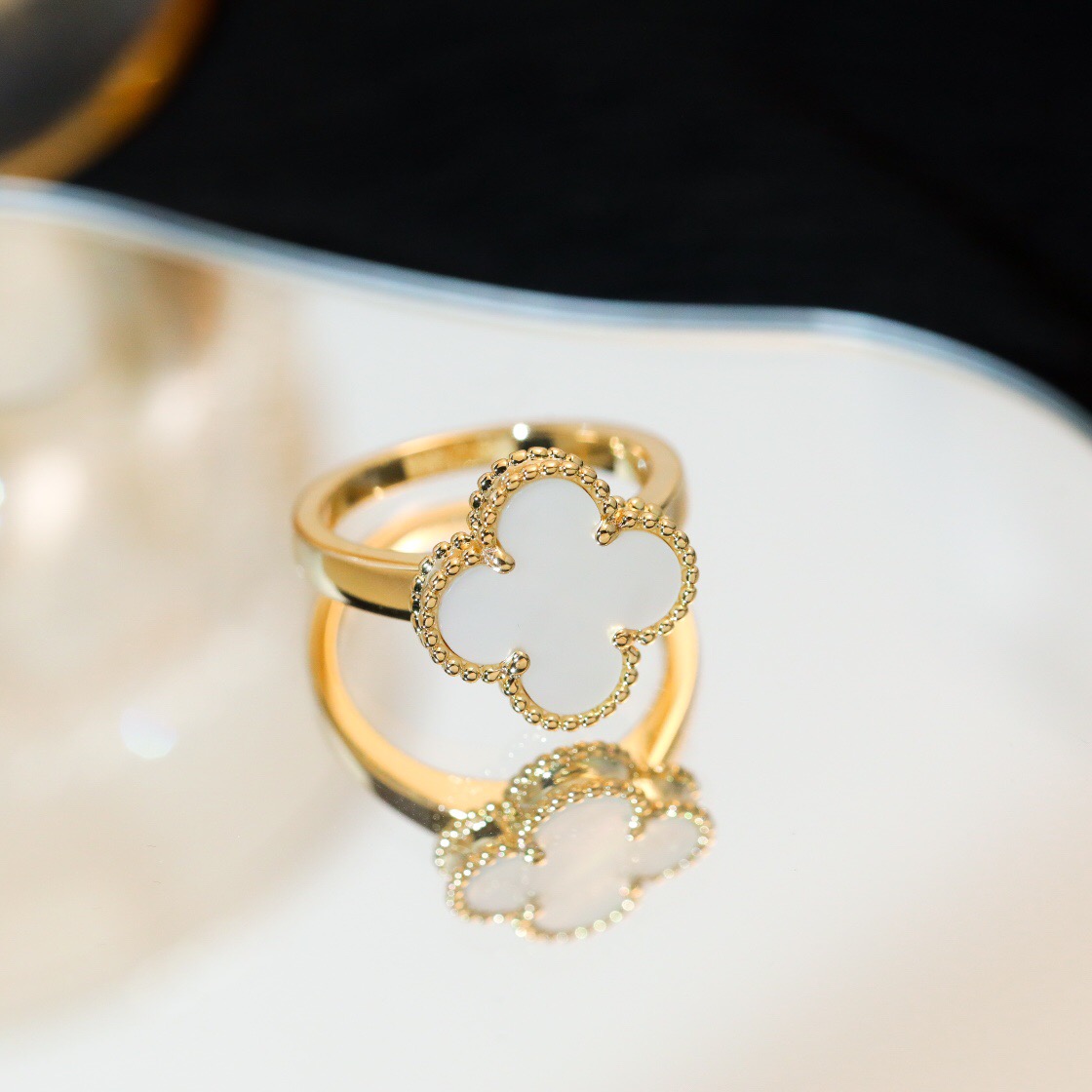 Van Cleef & Arpels ring-77