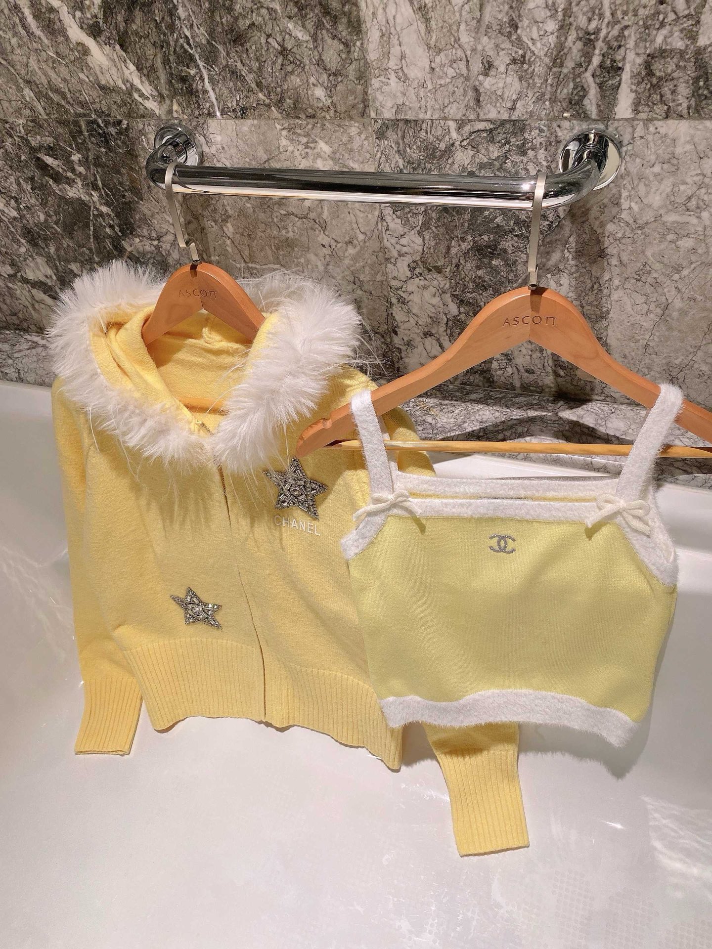Chanel Clothing-238
