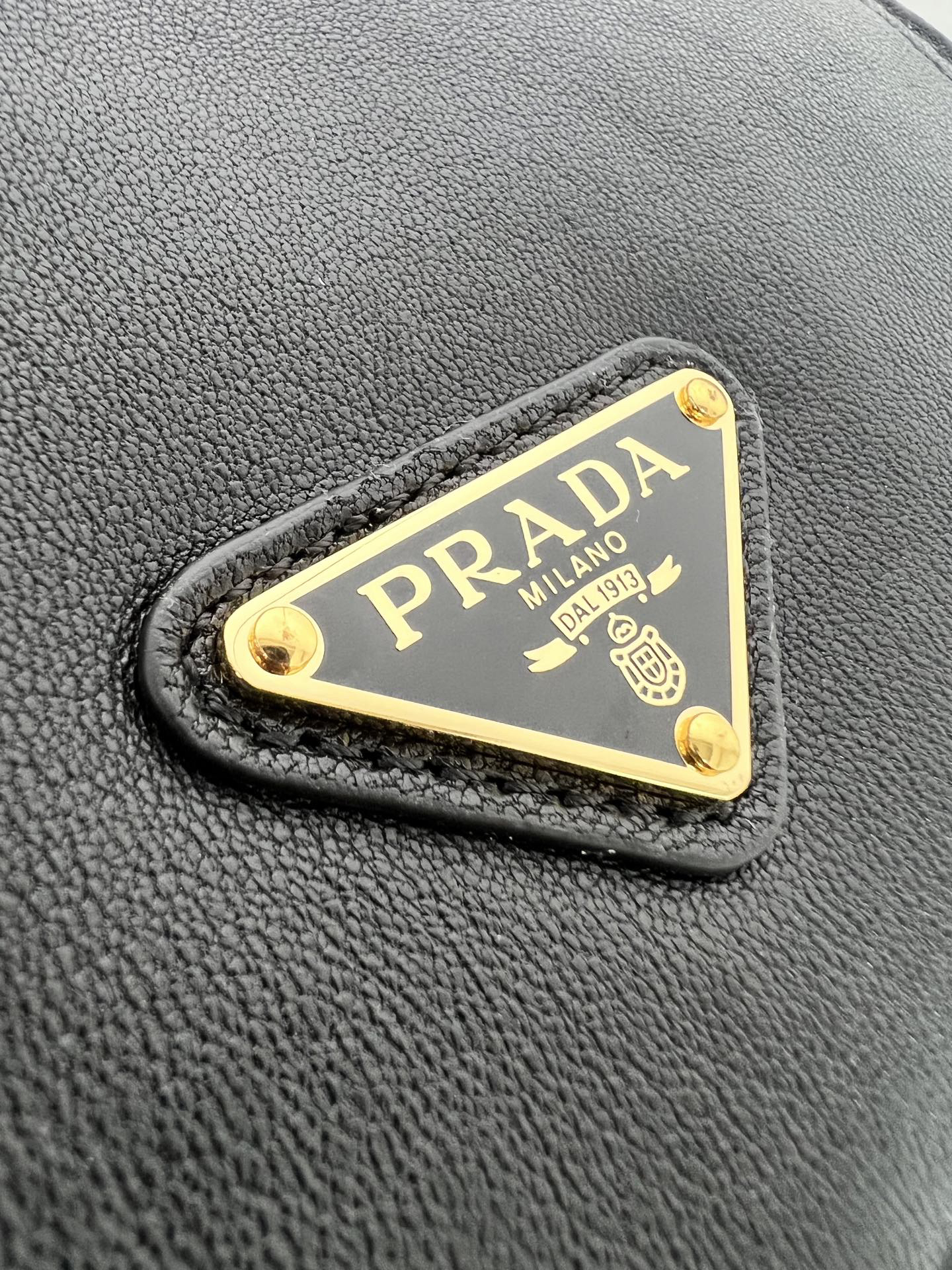 Prada bag-186