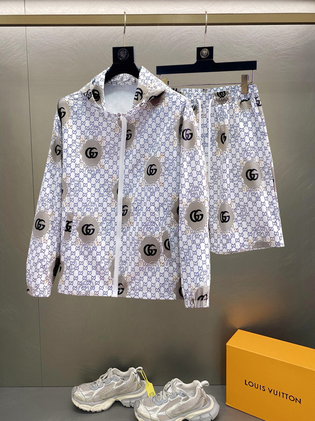 Gucci Clothing-353