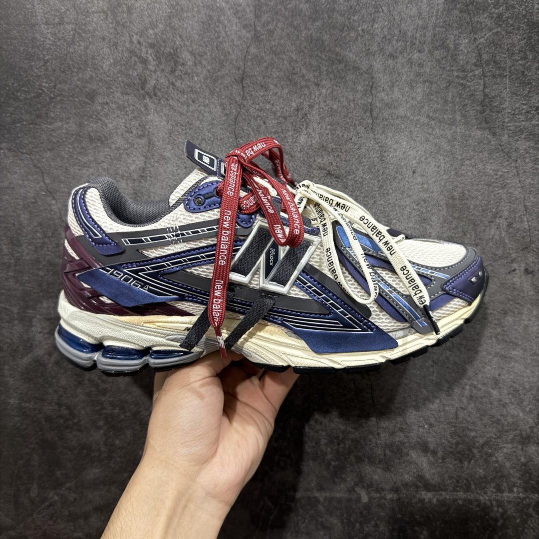 New Balance Sneakers-235