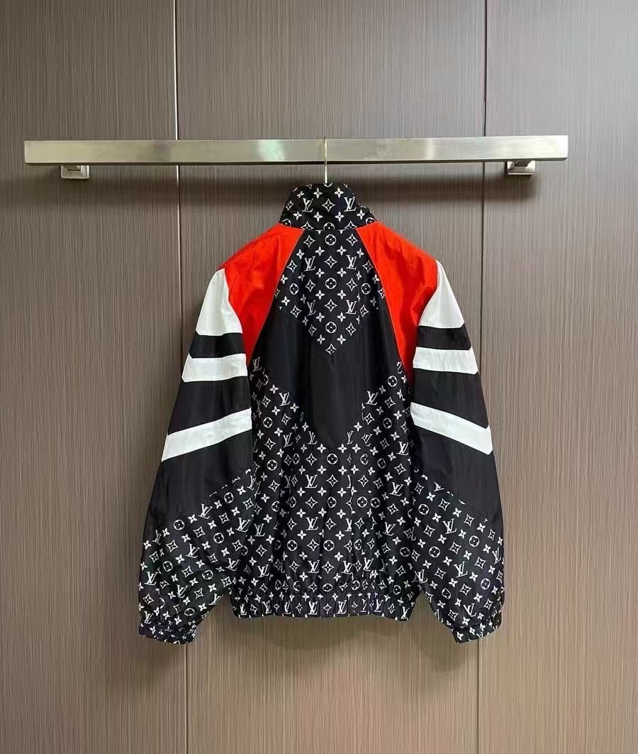 Gucci Clothing-332