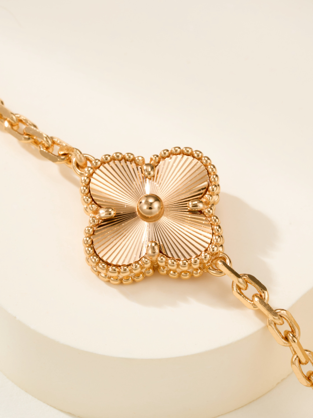Van Cleef & Arpels Bracelet-84