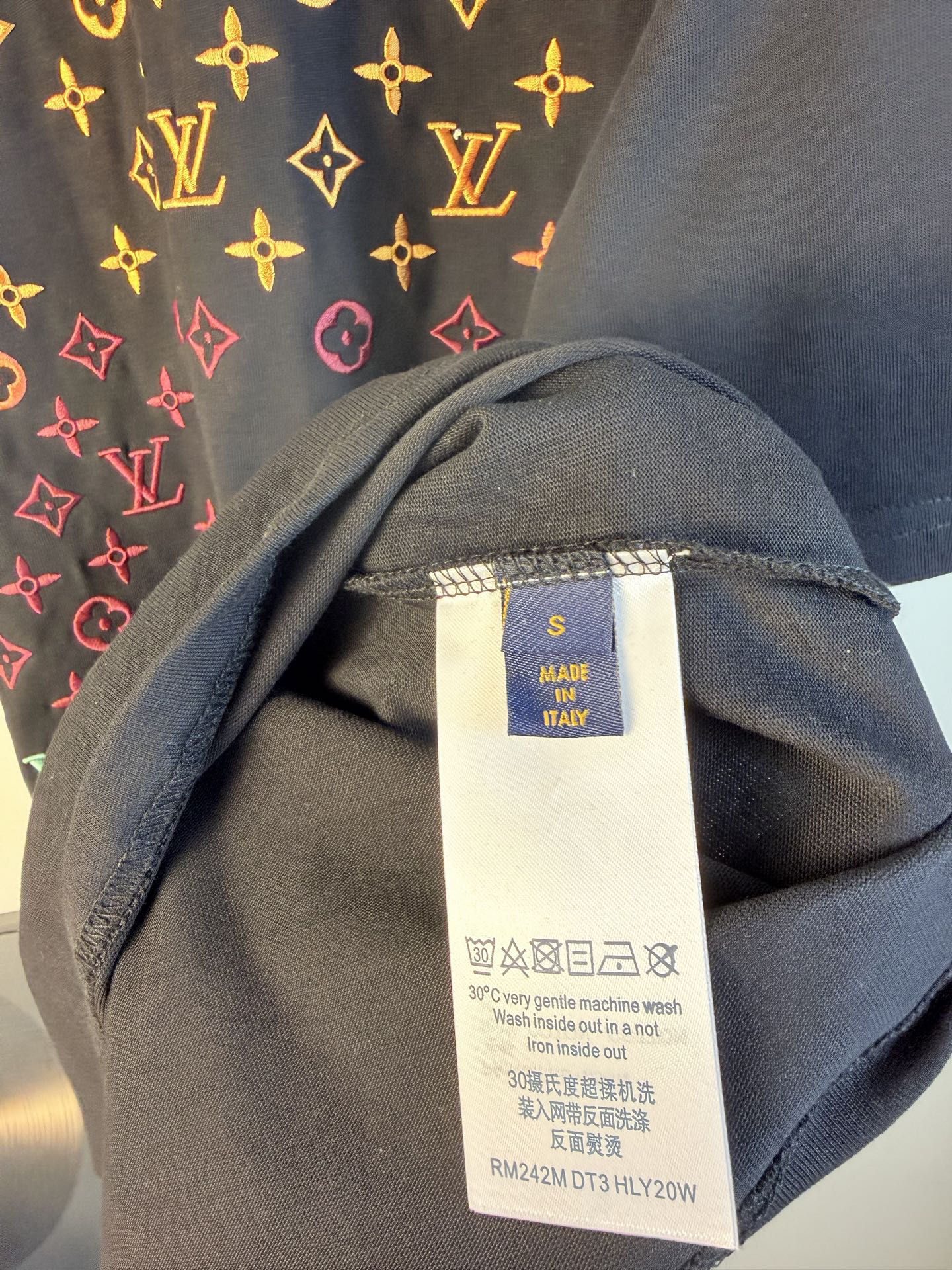 LV clothing-31