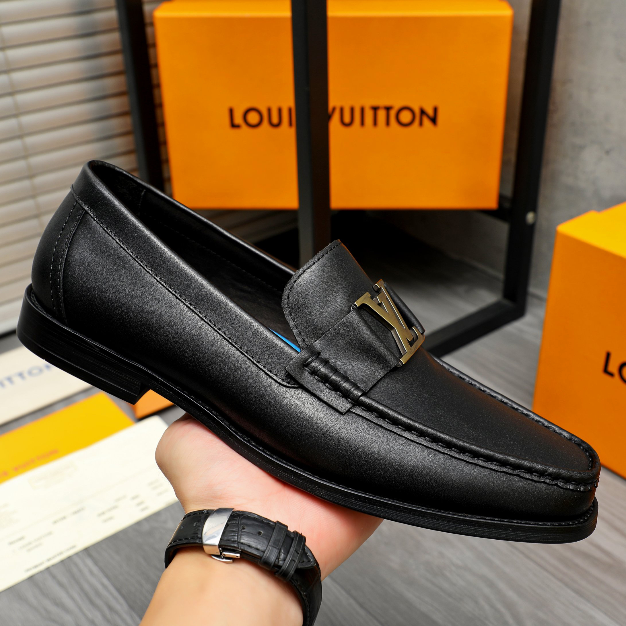 LV women's leather shoes-40
