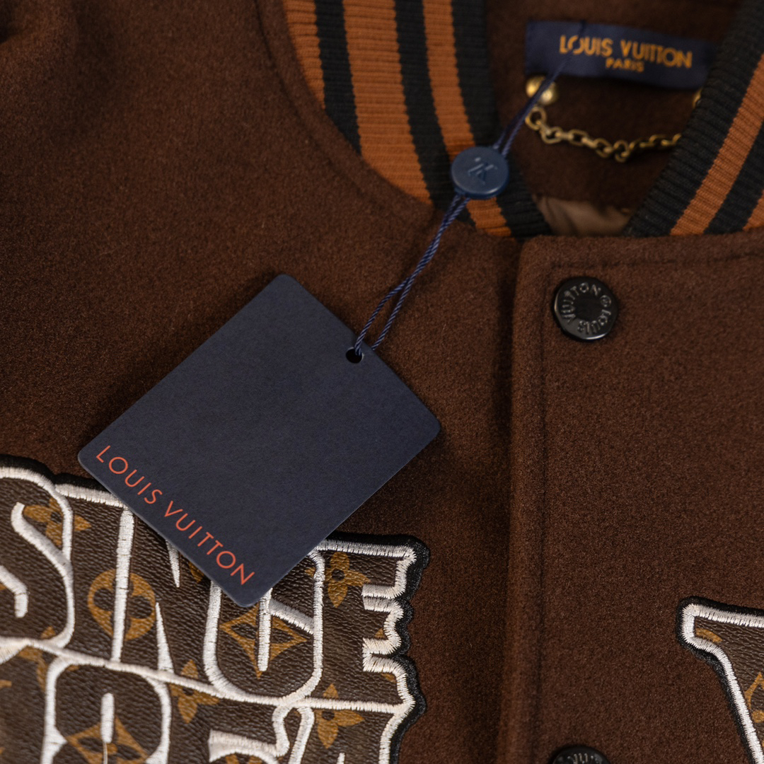 LV Clothing-309
