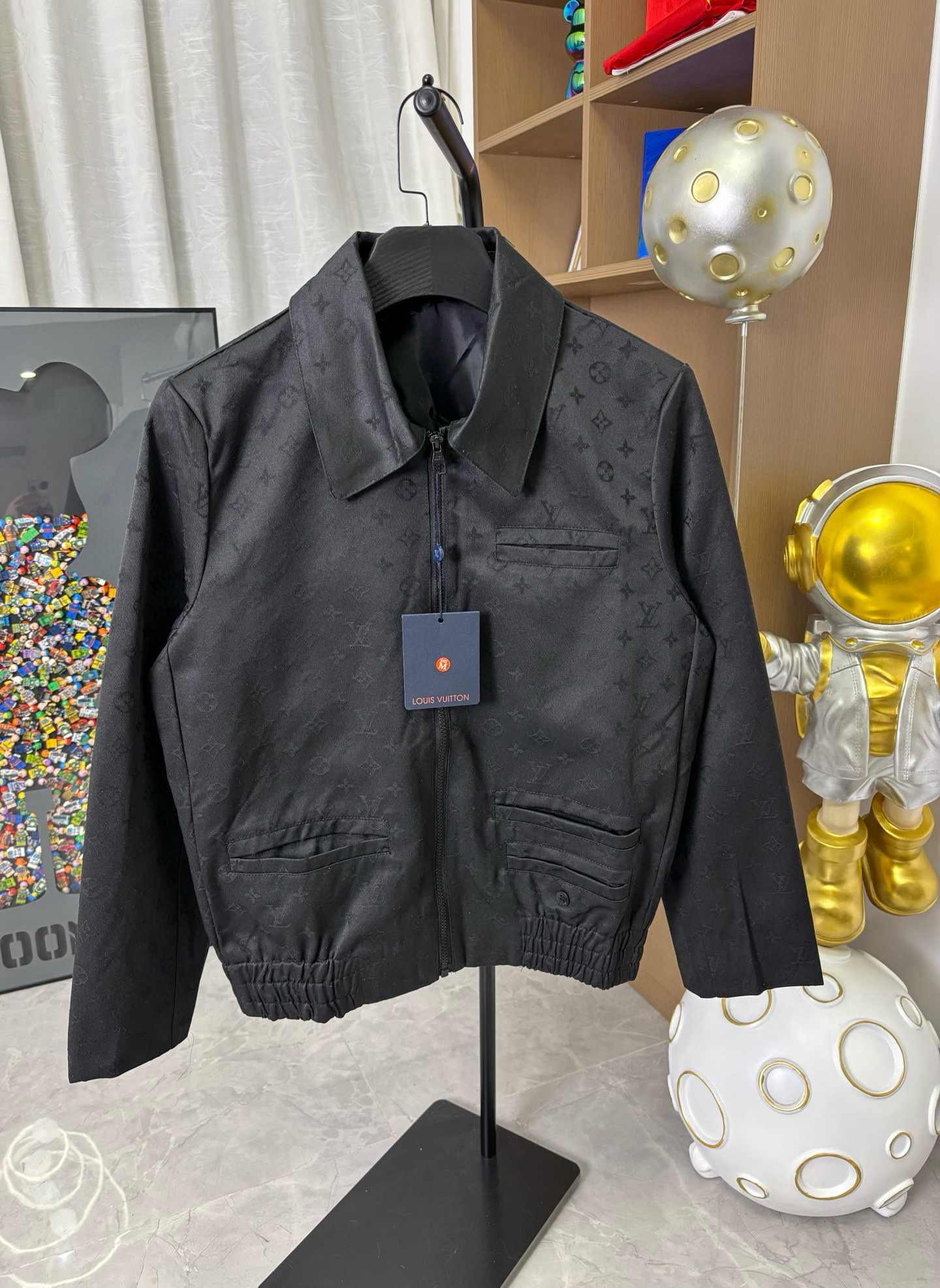 LV Clothing-306