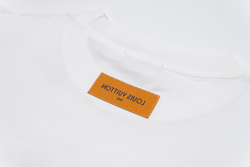 LV clothing-48