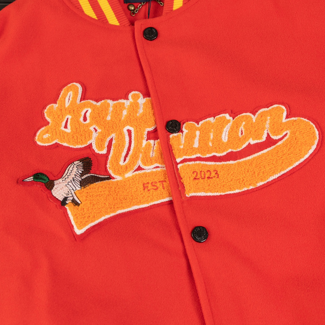 LV Clothing-312