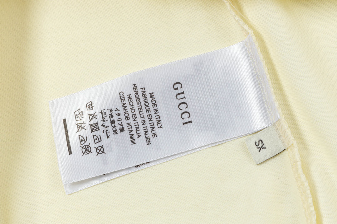 Gucci clothing-87
