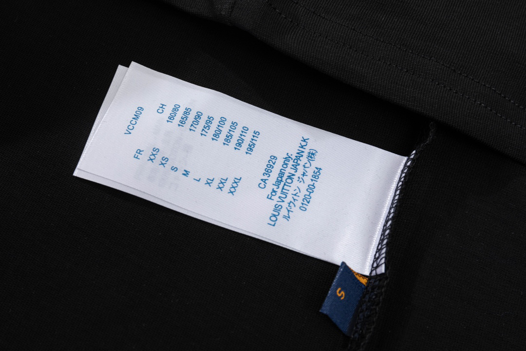 LV clothing-173
