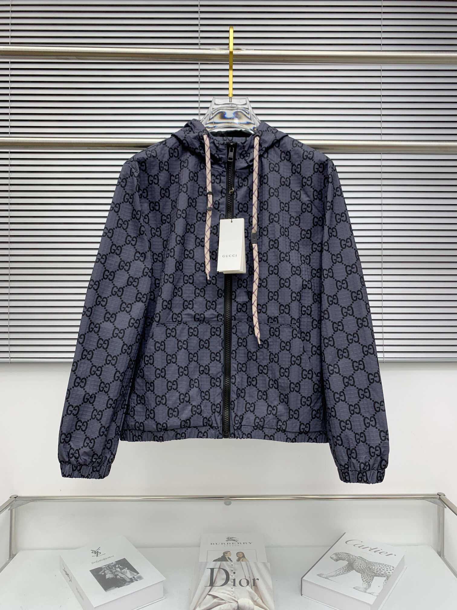 Gucci Clothing-341