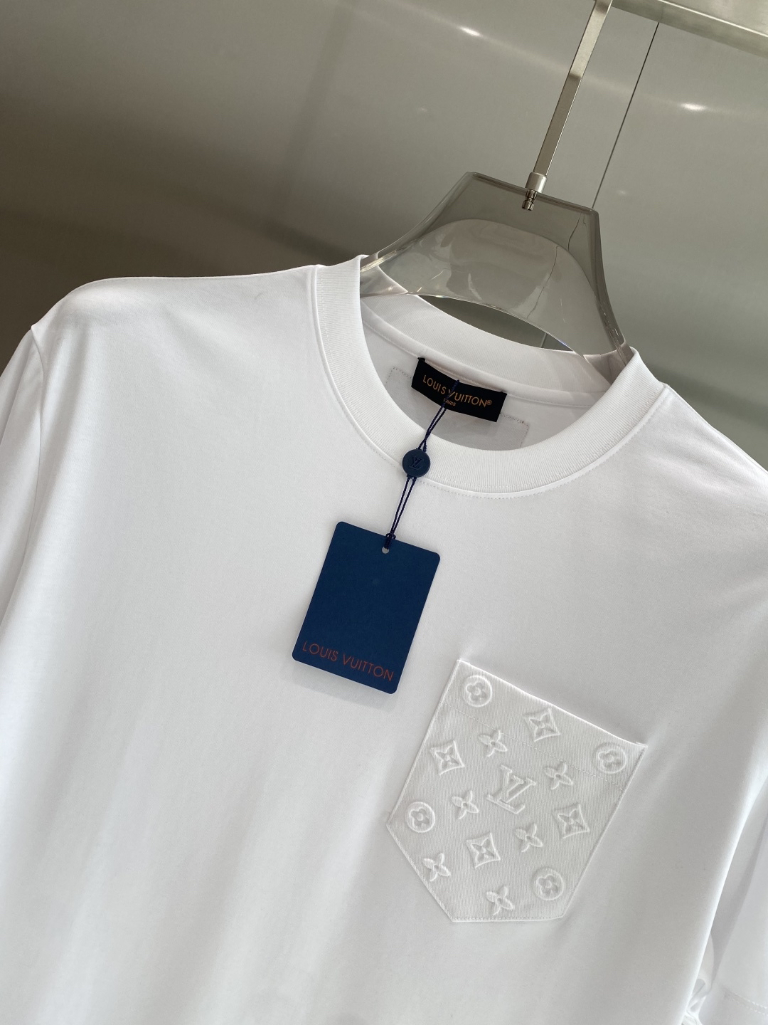 LV clothing-30