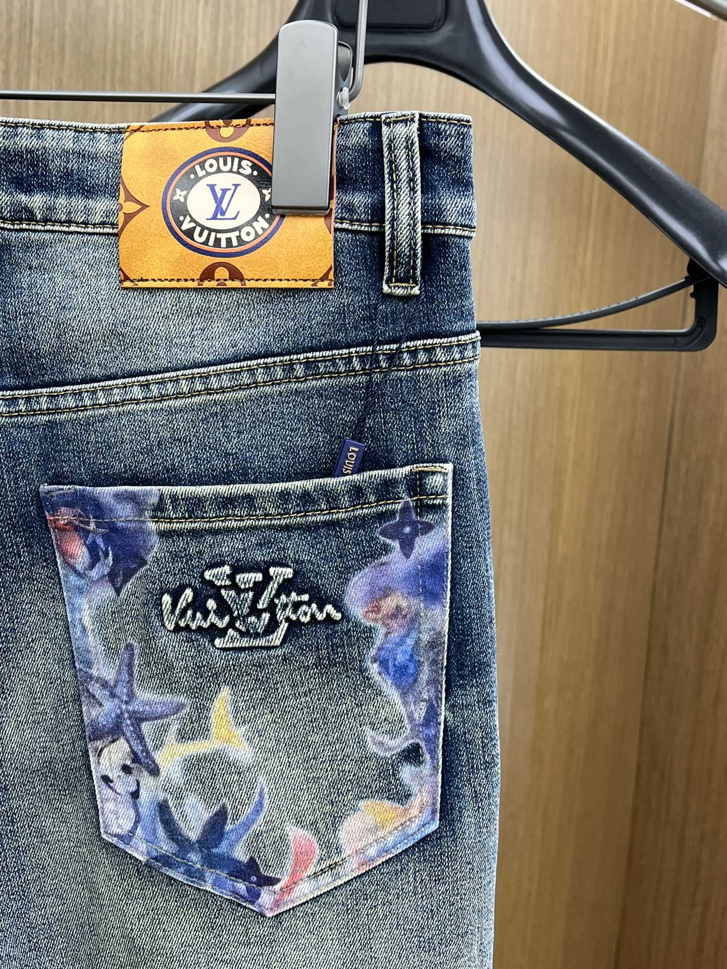 LV clothing-26