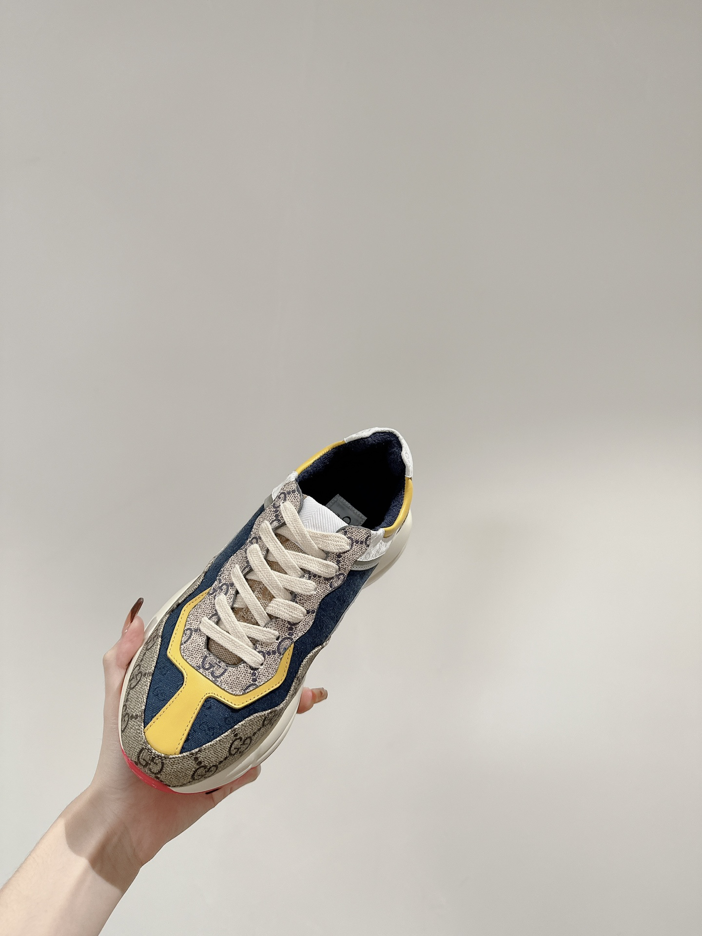Gucci Sneakers-245