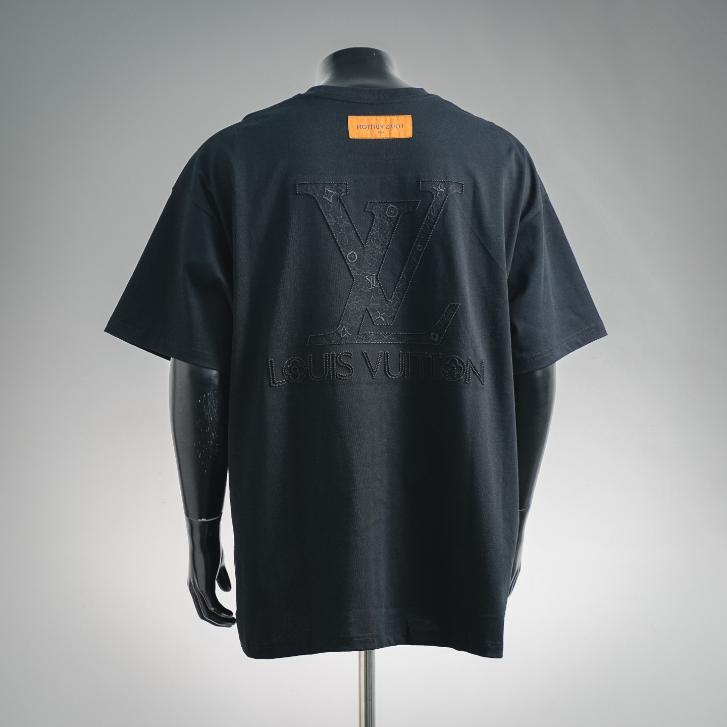 LV Clothing-327