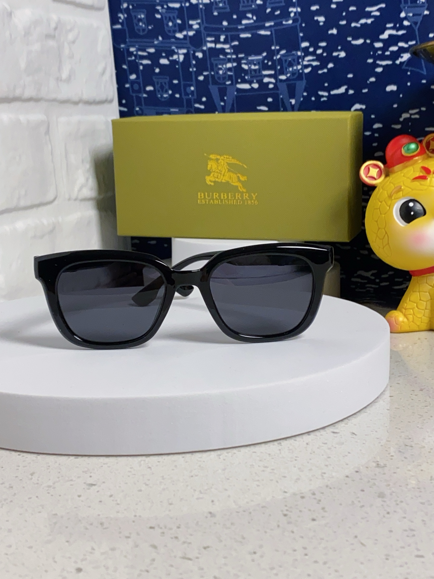 Burberry glasses-23