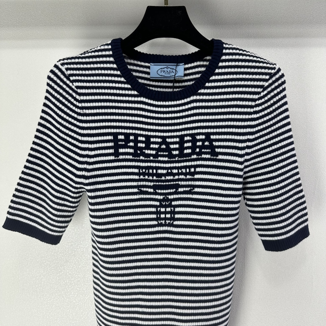 Prada Clothing-212