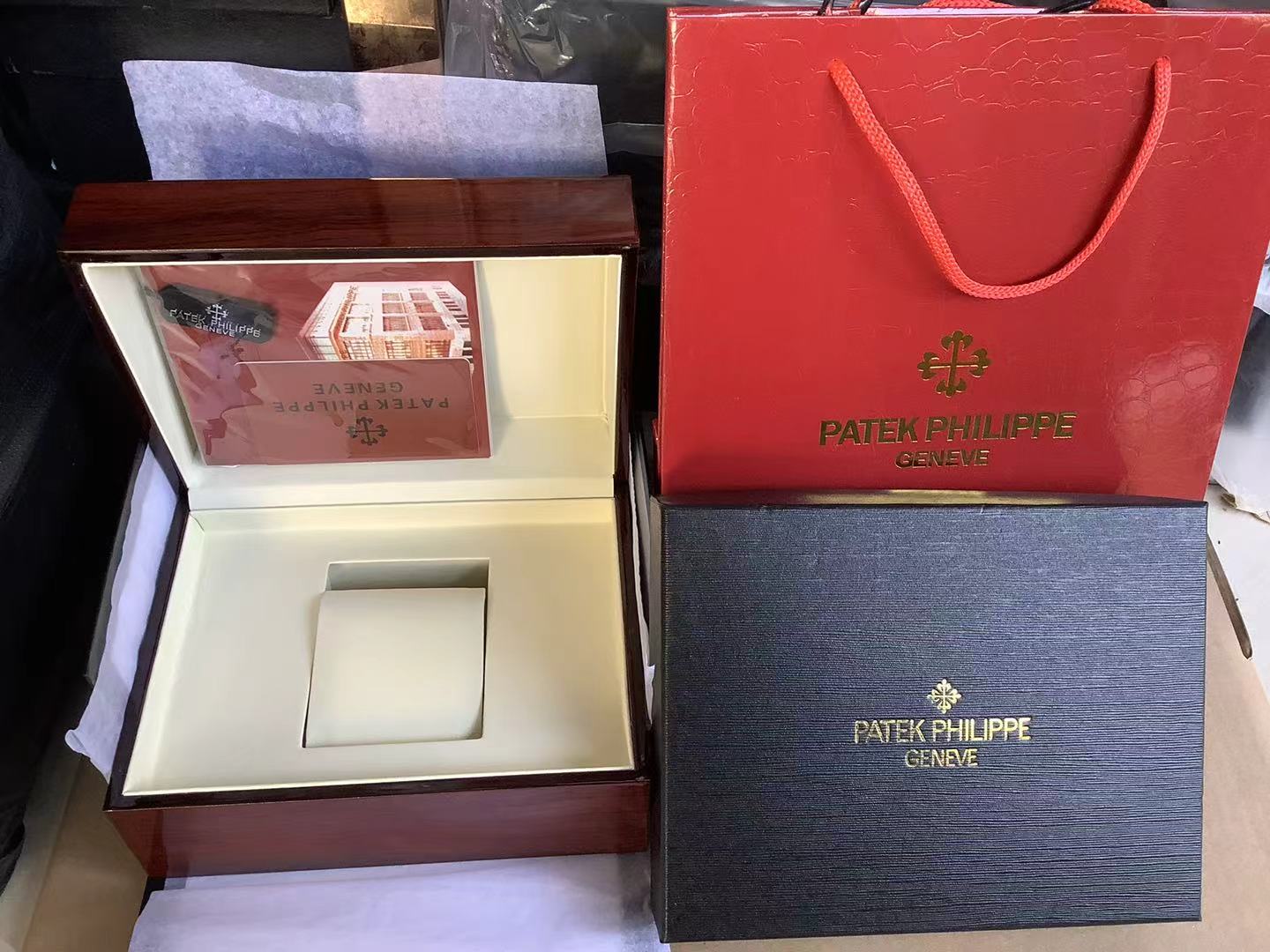 Patek Philipp* Watch Box