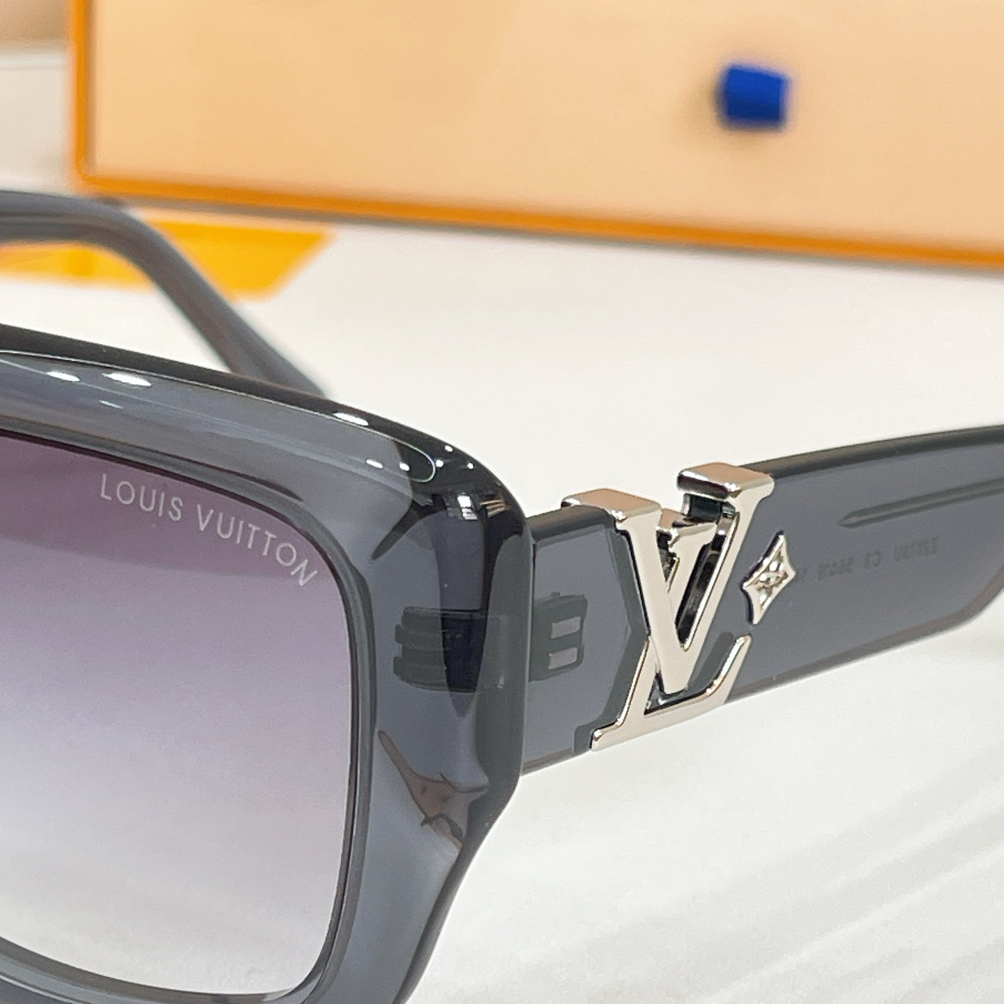 LV glasses-76