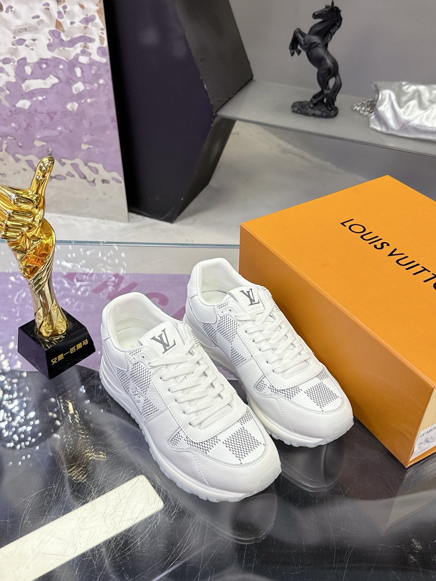 Lv Sneakers-212