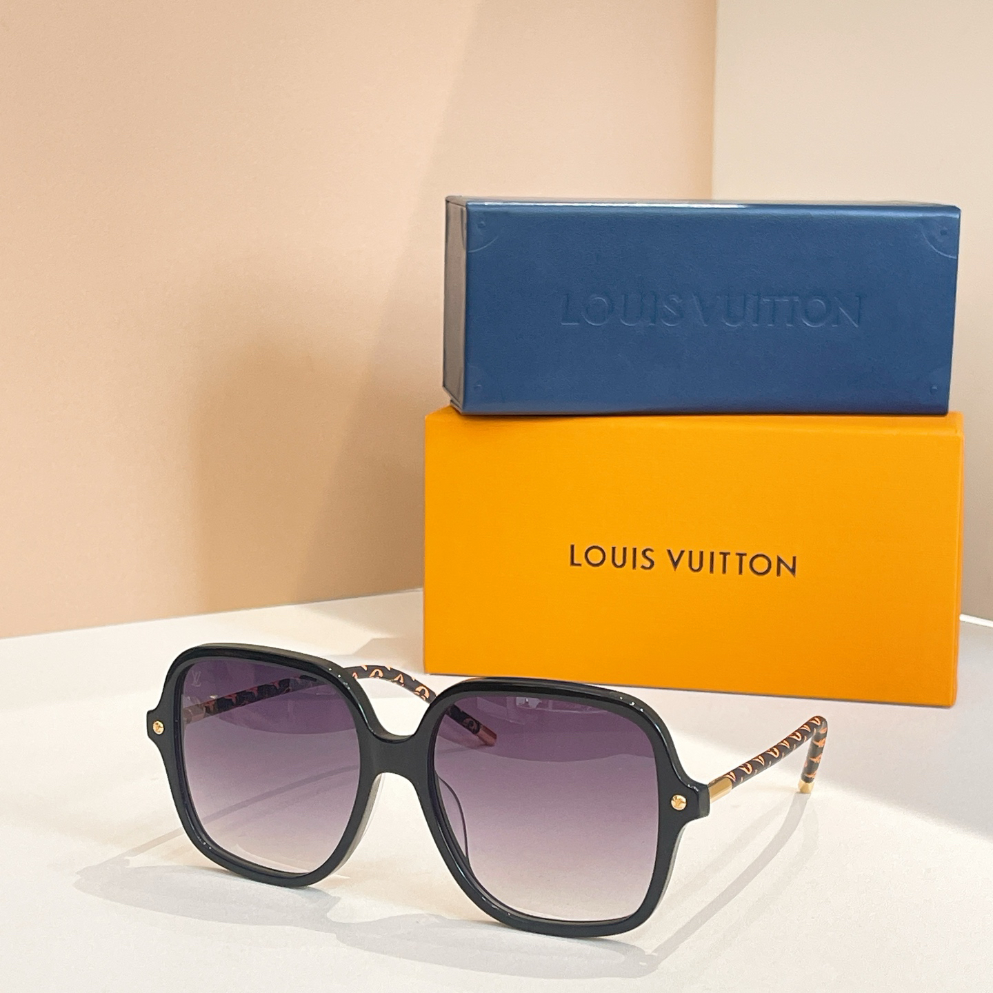 LV glasses-73