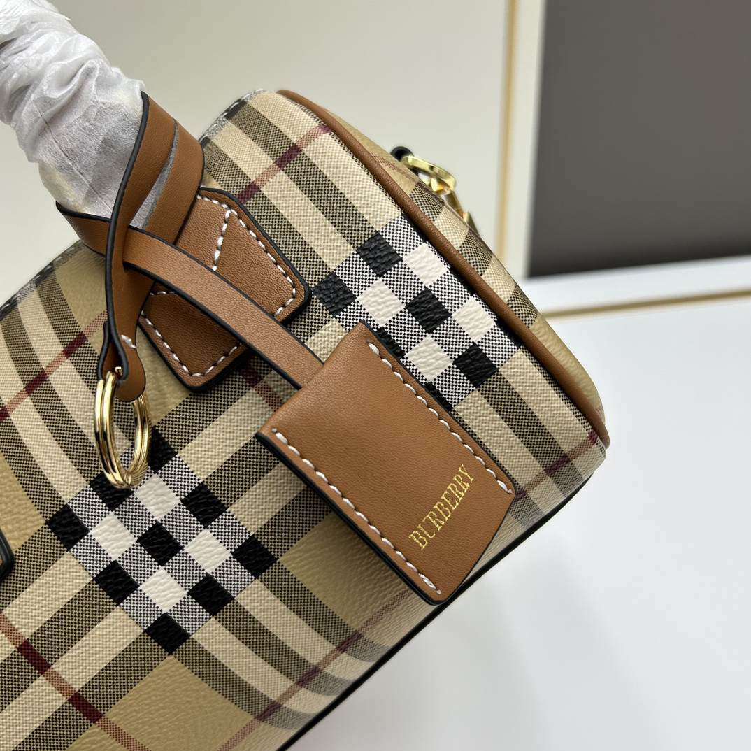 Burberry bag-138