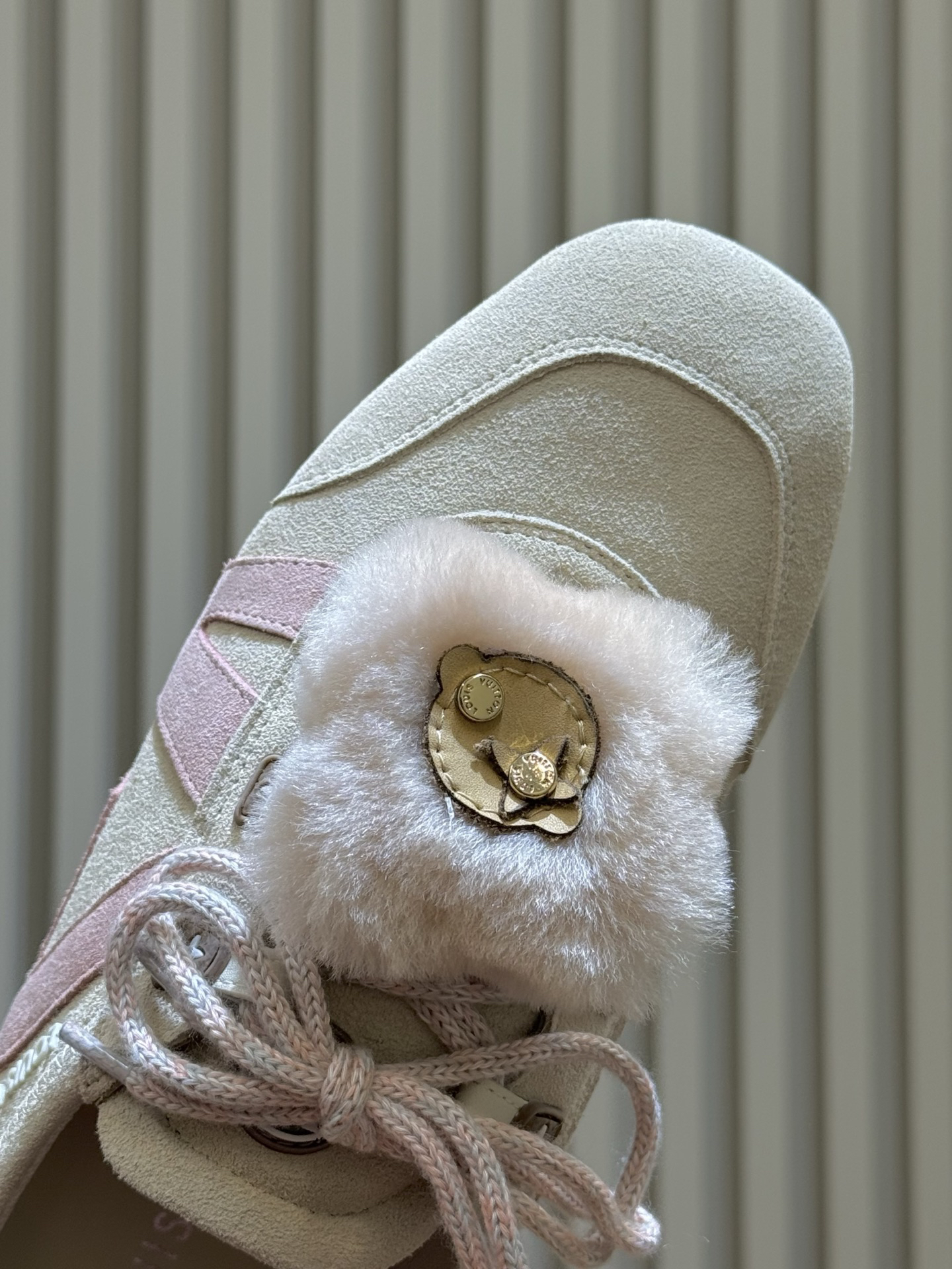 Lv Sneakers-230
