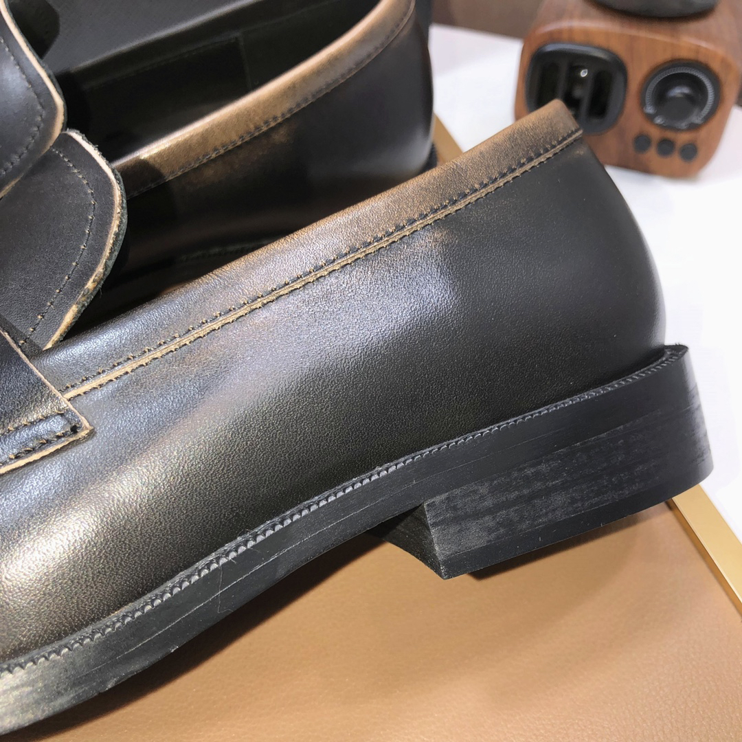 Prada men's leather shoes-35