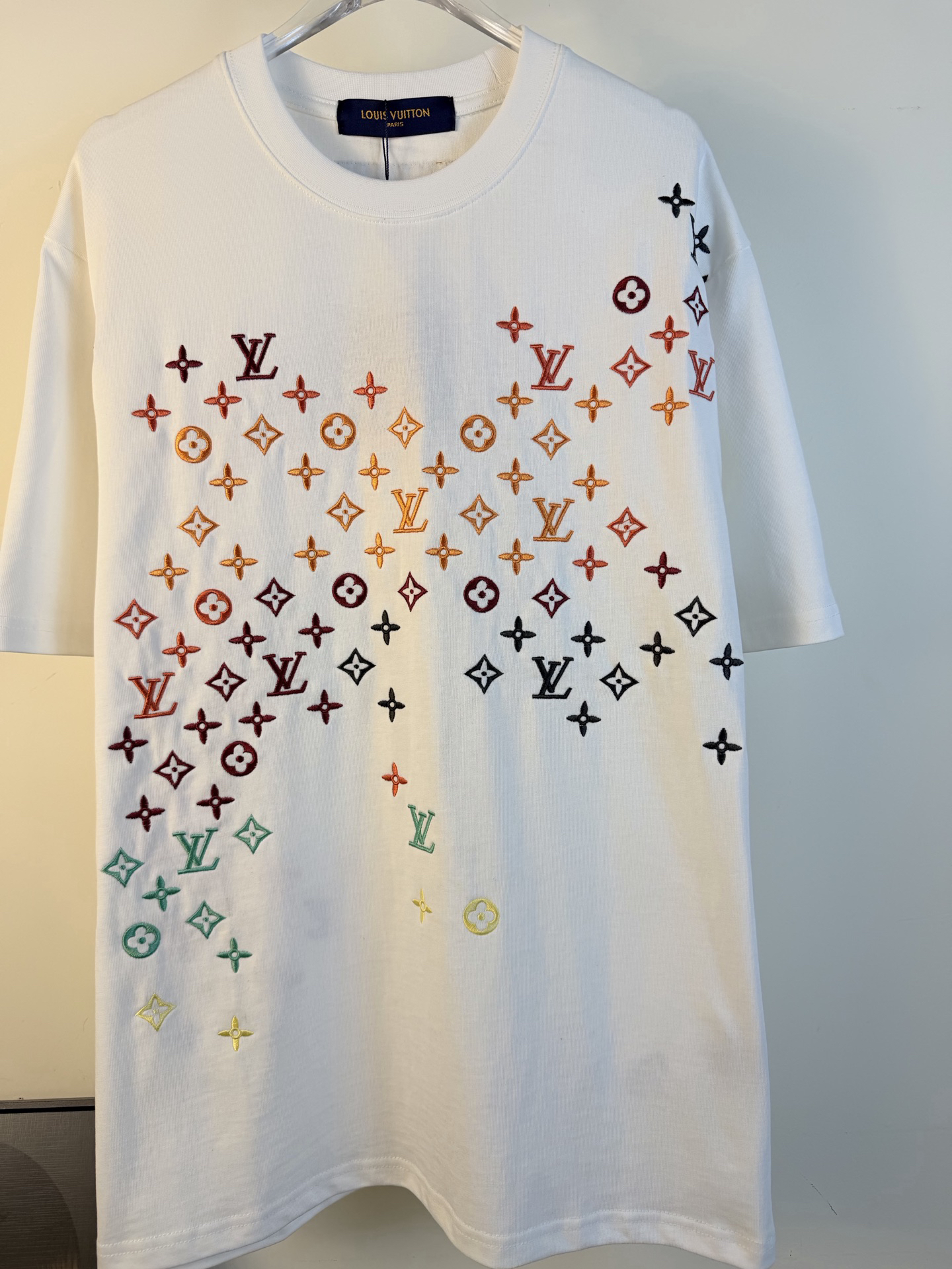 LV clothing-34