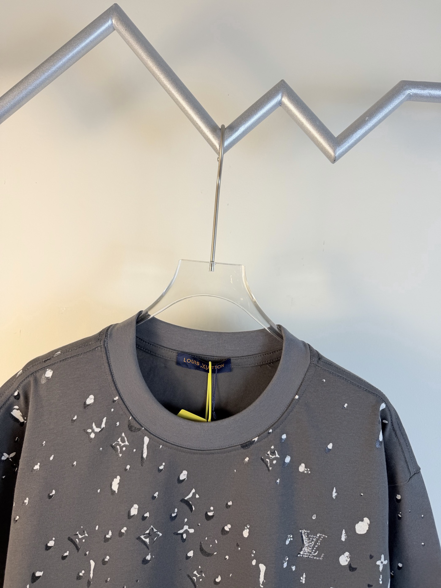 LV clothing-33